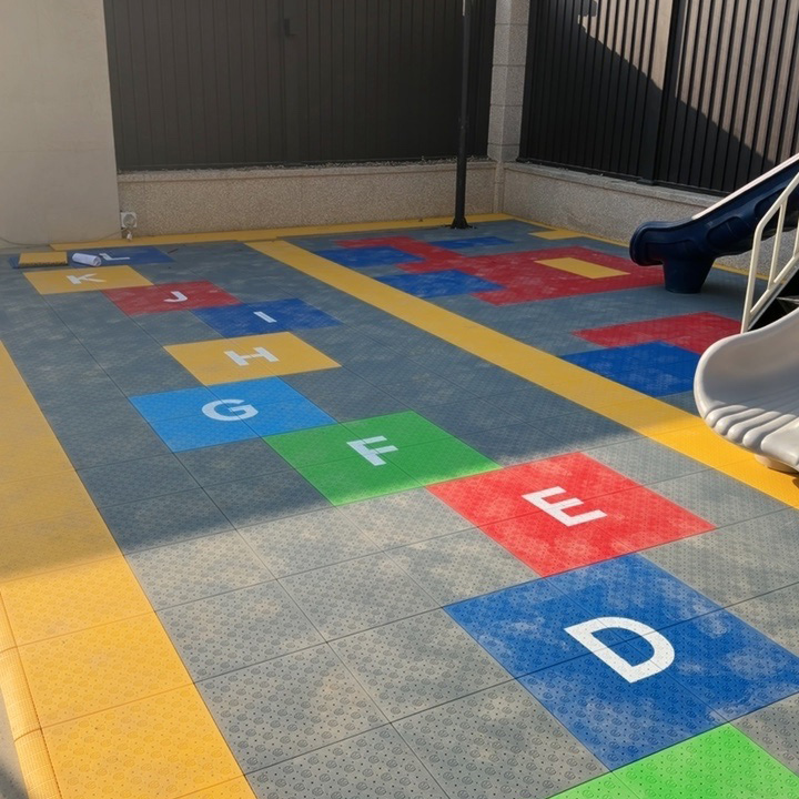 プロ仕様連結式PP可動バスケットボールコートタイルクリック設 - Outdoor Sport Floor Tiles のレビューと価格